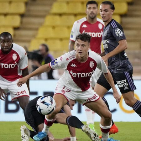 Монако готовится к решающему матчу против мотивированного Лиона