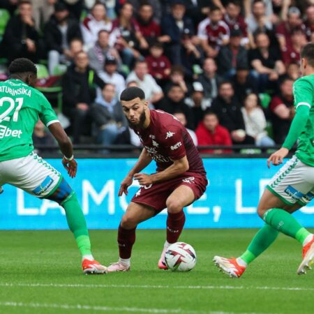 «Сент-Этьен» вылетел в Лигу 2, «Реймс» сыграет в переходных матчах