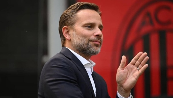 Preview Фурлани берет пример с Де Лаурентиса: Аллегри в Милане как Конте в Наполи. Перезапуск проекта и максимальные амбиции в «нулевом году» без еврокубков. Революция на пути к статусу «Большого Милана»