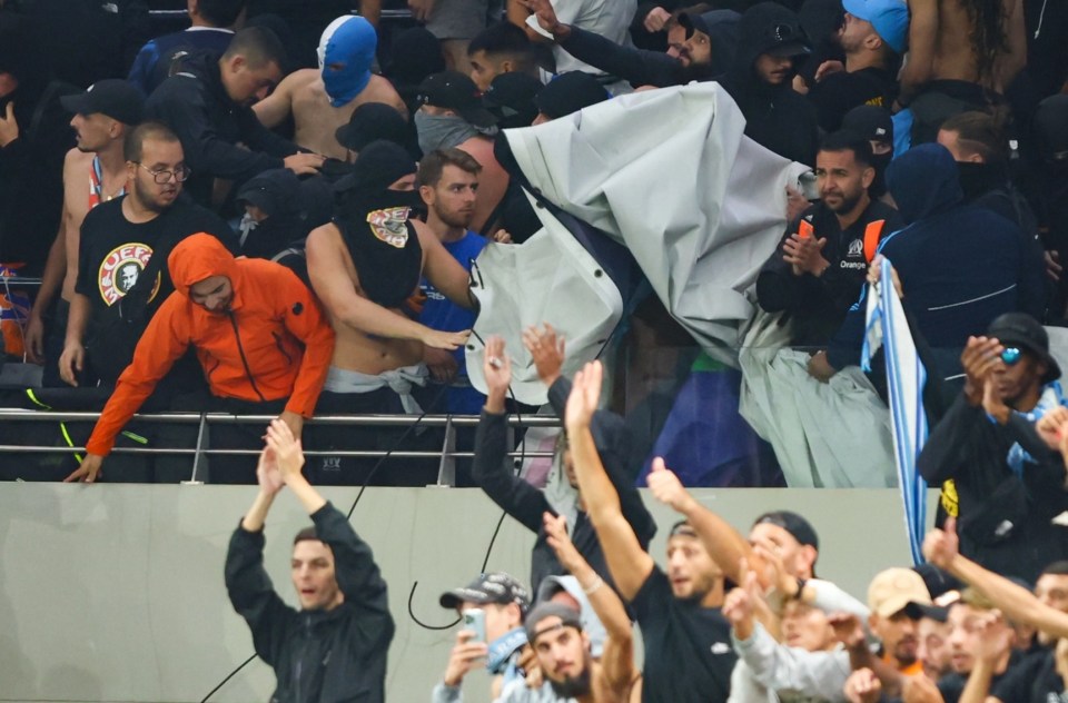 Preview «У вас должно быть много денег и нечем особенно заняться в жизни» – Роллан Курбис о фанатах Марселя, покупающих футболки Интера