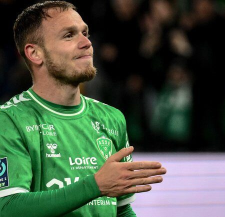 Официально: Ирвин Кардона перешел в «Сент-Этьен» на постоянной основе