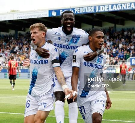 Усиление для Осера: Казимир и Сьерральта присоединяются к клубу Лиги 1