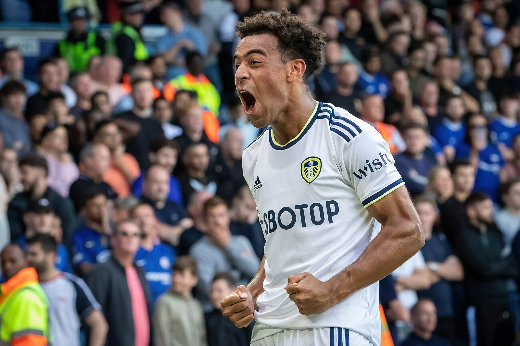 Preview «Лидс Юнайтед» проявляет интерес к полузащитнику «Анже» Химаду Абделли