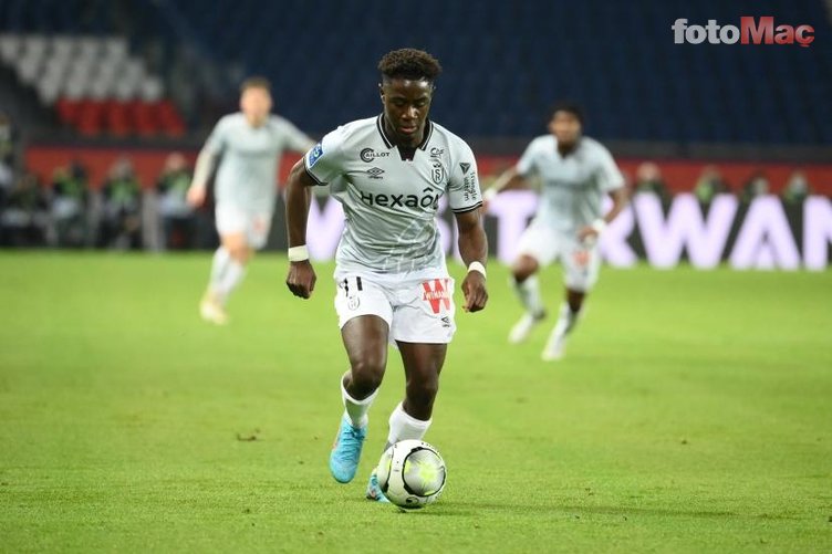 Preview Нападающий «Аугсбурга» Натанаэль Мбуку переходит в «Монпелье» из Лиги 2