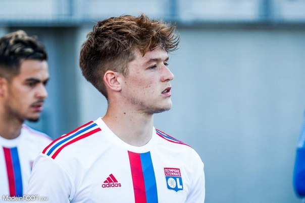 Preview Йоханн Лепенан официально перешел в «Нант» из «Лиона»