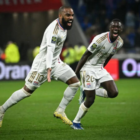 «Страсбур» интересуется защитником «Лиона» Саэлем Кумбеди