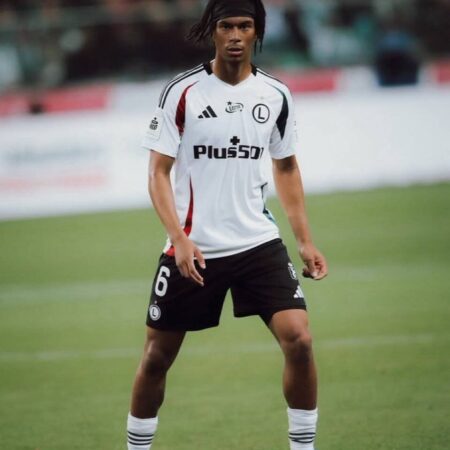 Макси Ойеделе: Медосмотр в «Страсбурге» завершен, «Манчестер Юнайтед» получит прибыль