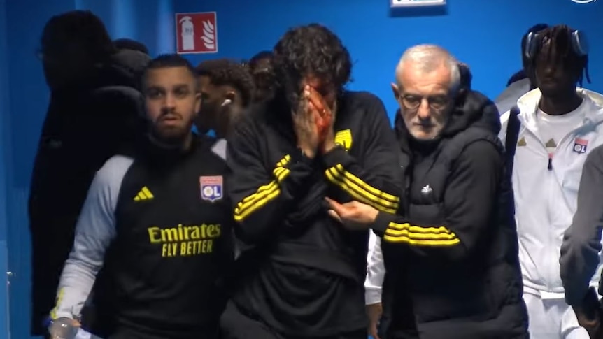 Preview Диего Морейра встал на защиту Эмануэля Эмеги после фанатских нападок