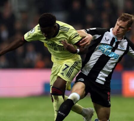 Ньюкасл уступил Арсеналу: Хоу о «болезненном поражении»