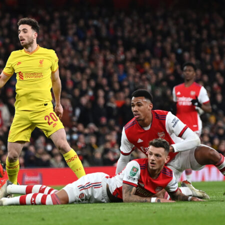 «Арсенал» демонстрирует характер в поздней победе над «Ньюкаслом» и продолжает оказывать давление на «Ливерпуль»