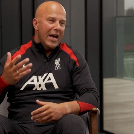 Арне Слот под огнем критики в «Ливерпуле»: Анализ первых неудач