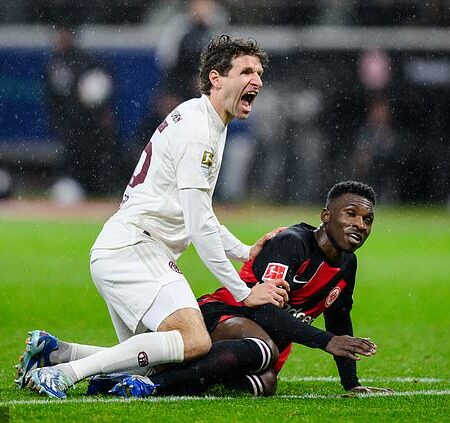 «Бавария» сокрушила «Айнтрахт» и захватила лидерство в Бундеслиге