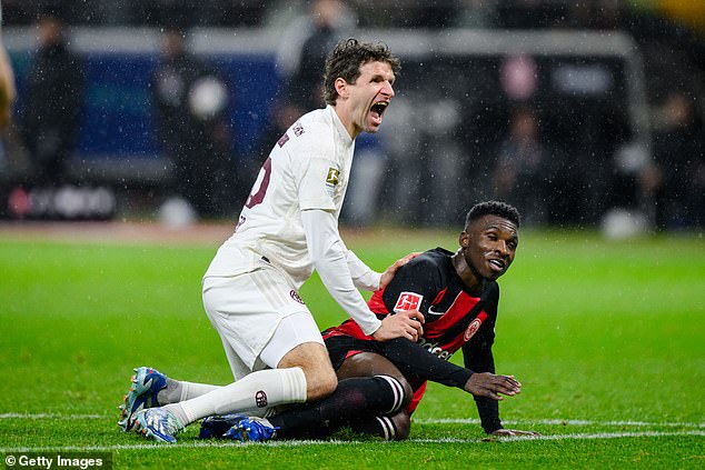 Preview «Бавария» сокрушила «Айнтрахт» и захватила лидерство в Бундеслиге