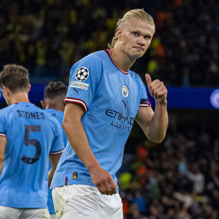 Манчестер Сити сокращает отставание и оказывает давление на лидеров лиги благодаря серии Эрлинга Холанда