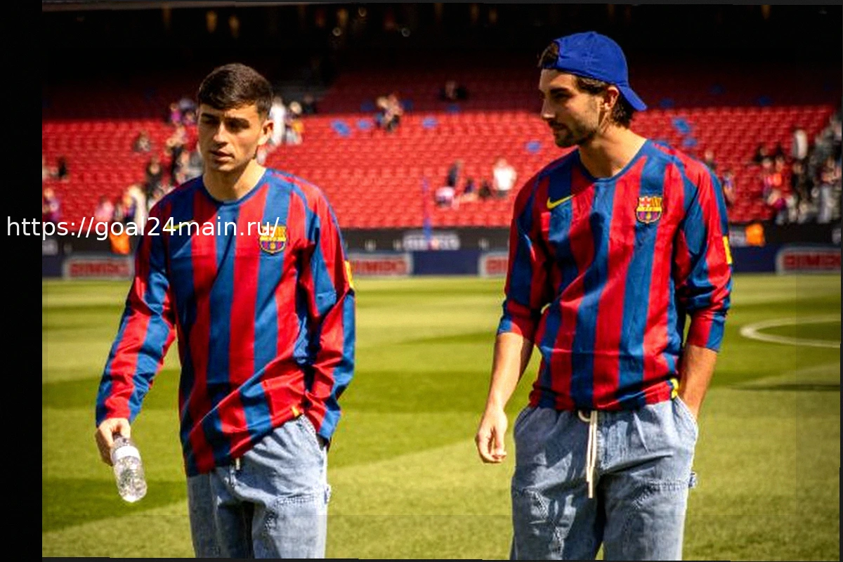 Preview Объяснение: Почему игроки Барселоны надели форму Роналдиньо перед матчем с Райо Вальекано