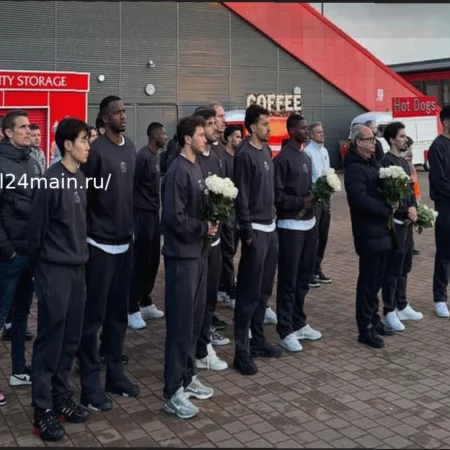 Эмоциональный момент для игроков ПСЖ: дань уважения Диогу Жоте у «Энфилда»